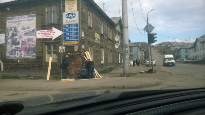 В Мурманске на улице Радищева надолго будет затруднено движение.