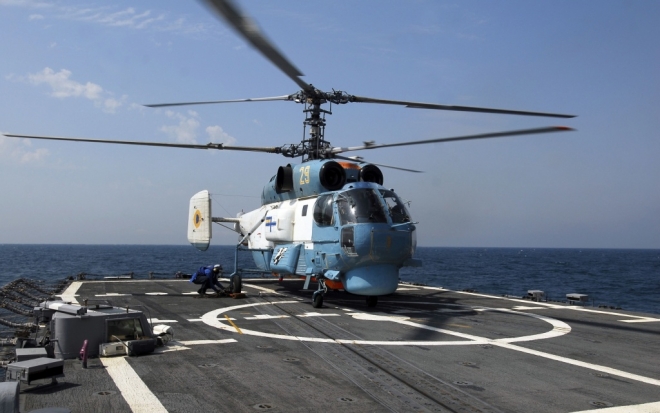 Сафоновские вертолётчики летают над Средиземным морем