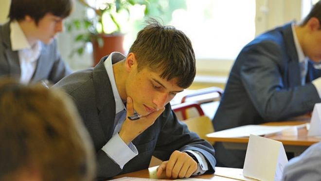 6 411 девятиклассников Мурманской области сдали экзамен по математике