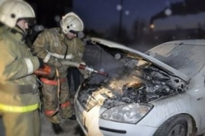 Утром в Мурманске сгорел автомобиль